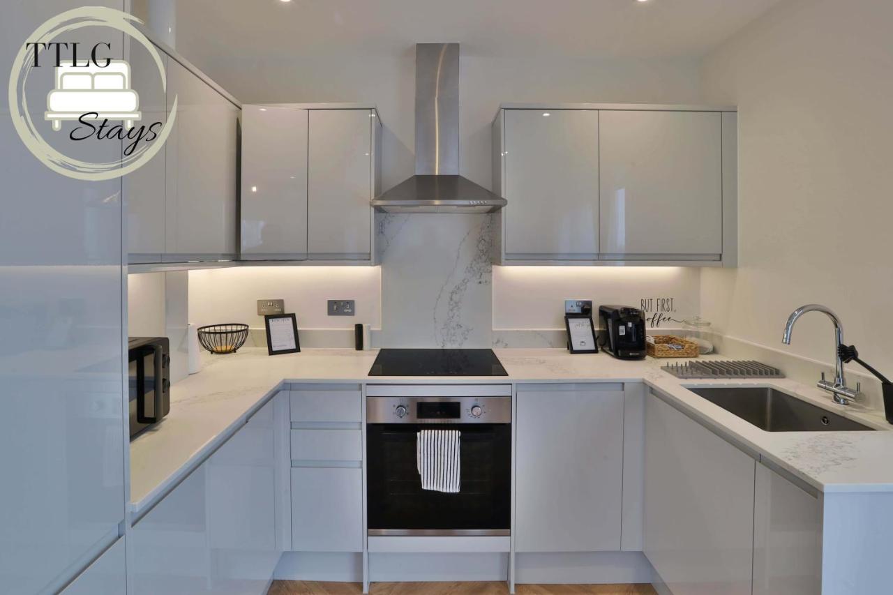 Newly-Built Urban Retreat By Ttlg Stays Rickmansworth Buitenkant foto